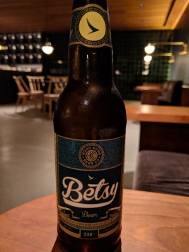 Betsy beer at The Pier at HKG